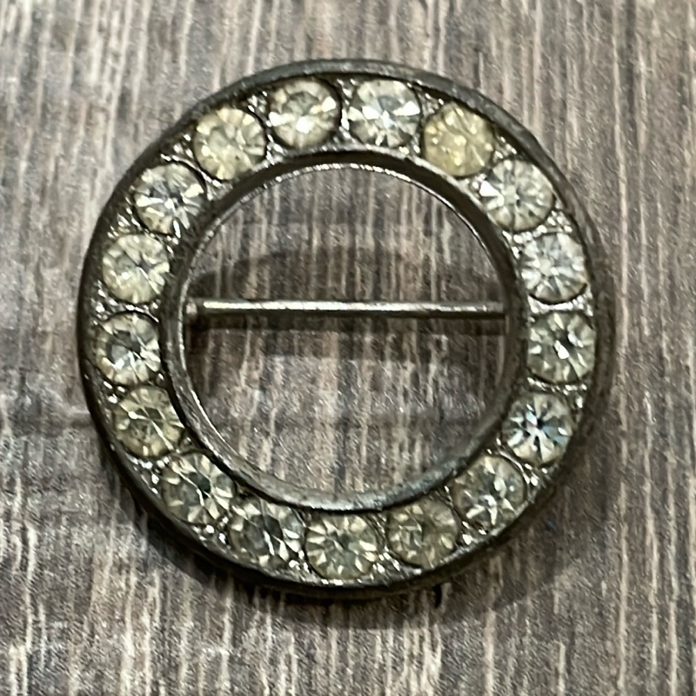 ANTIQUE VINTAGE EDWARDIAN ART DECO BLACK DOT CRYSTAL SILVER SASH LACE PIN BROOCH